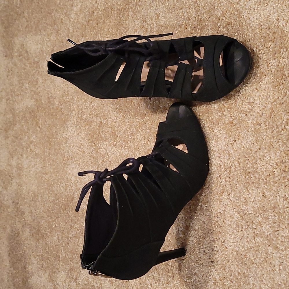 Lace heel bootie